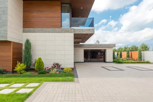 Stone driveway paving